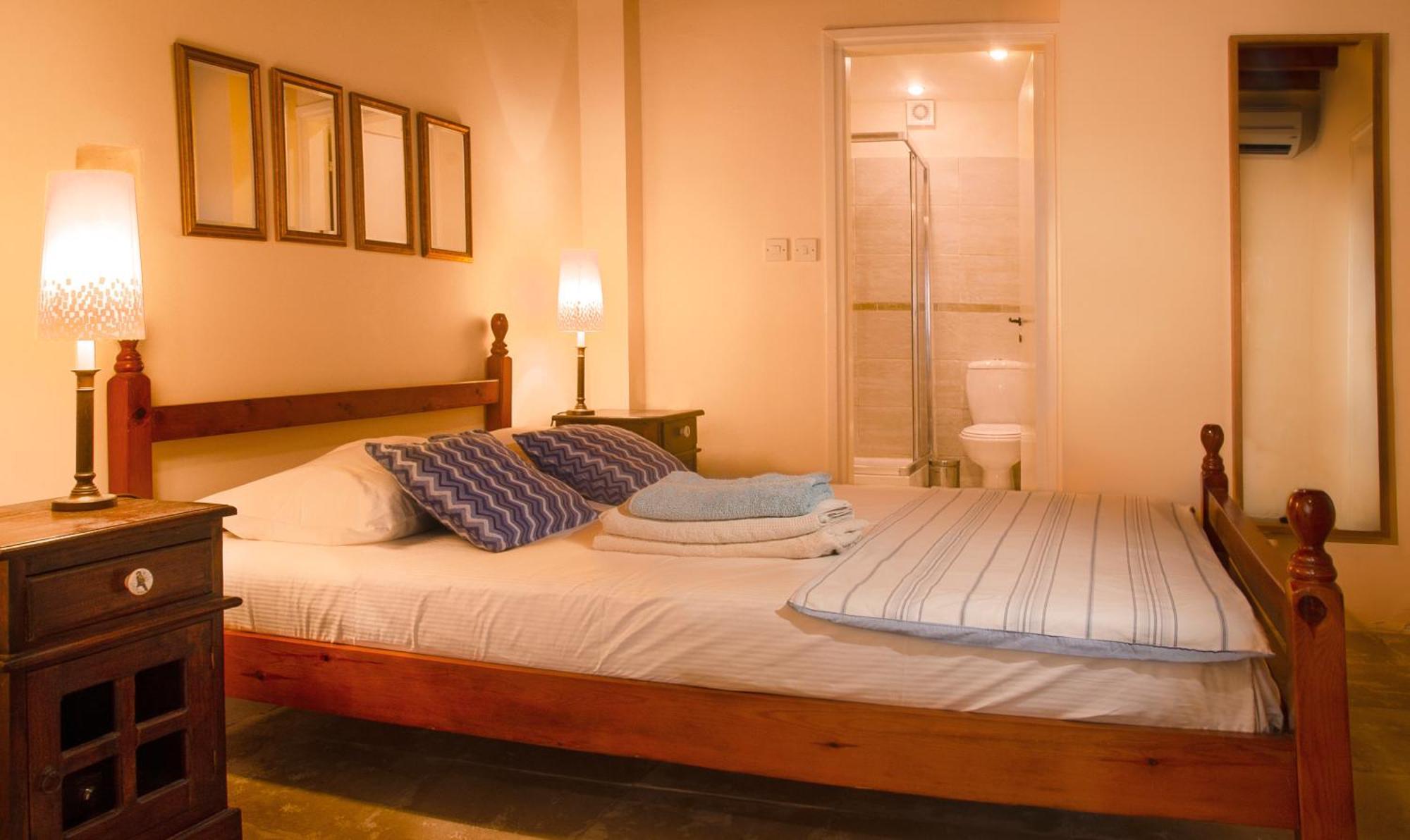 Dolphin Guest House And Studios توشني المظهر الخارجي الصورة